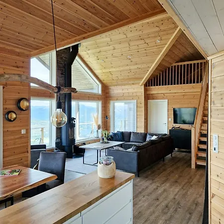 With Panoramic Views In Feriehus